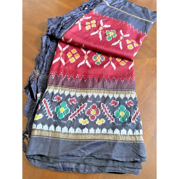 Indian WOMENS PRE-OWNED VINTAGE MAHROON 100% PURE SILK SAREE SARI FABRIC/CRAFTS - Picture 3 of 16